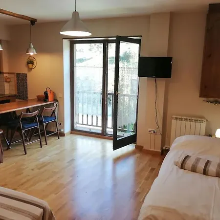 Amplio Estudio Con Balcon Erta 2